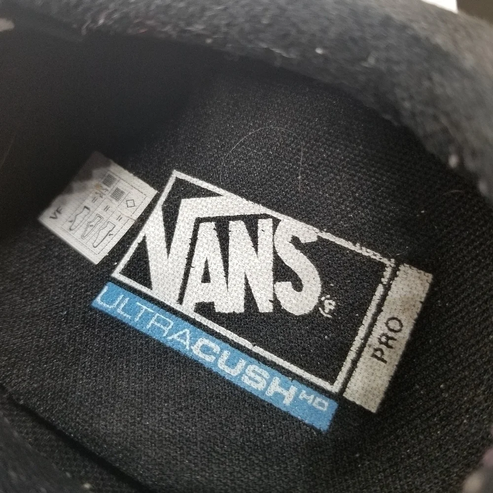 Vans Old Skool Pro skate sneakers black and white M 6.5 W 8
